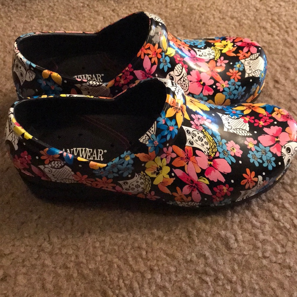 Anywear clogs colorful nursing shoes